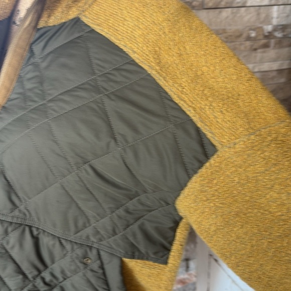 Prana yellow Glen Ivy pullover 1/4 zip quilted center two zip pockets fleece - Picture 8 of 16
